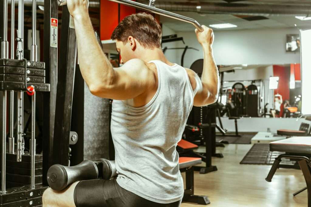 Man workingout in the local gym