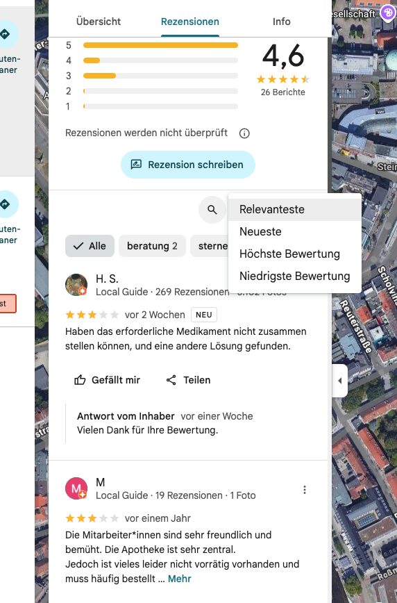 Webdesign Hannover - Screenshot einer Google Maps-Bewertungsseite für eine Apotheke mit einer Durchschnittsbewertung von 4,6, Sortieroptionen für Bewertungen und zwei sichtbaren Kundenrezensionen auf Deutsch mit Antworten - zeigt, wie man auf Google Rezensionen antworten kann. Local SEO Agentur Hannover.